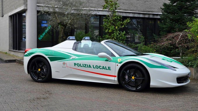 Milan politsiyasi mafiyaga tegishli bo‘lgan Ferrari 458 Spider avtomobilini o‘ziga olib qoldi