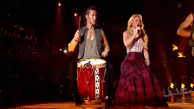 Shakira - Nothing Else MattersDespedida Medley (Live from Paris)