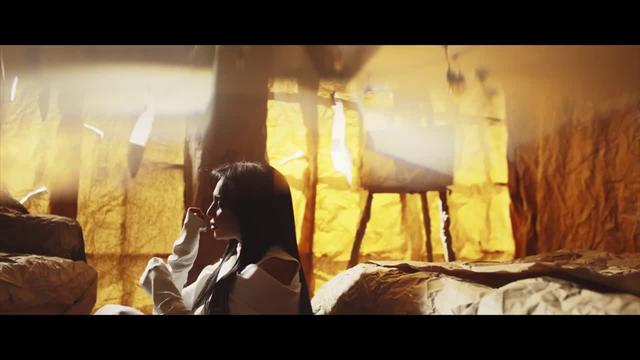 Munisa Rizayeva – Ketgin yiroqlarga (VideoKlip 2018)